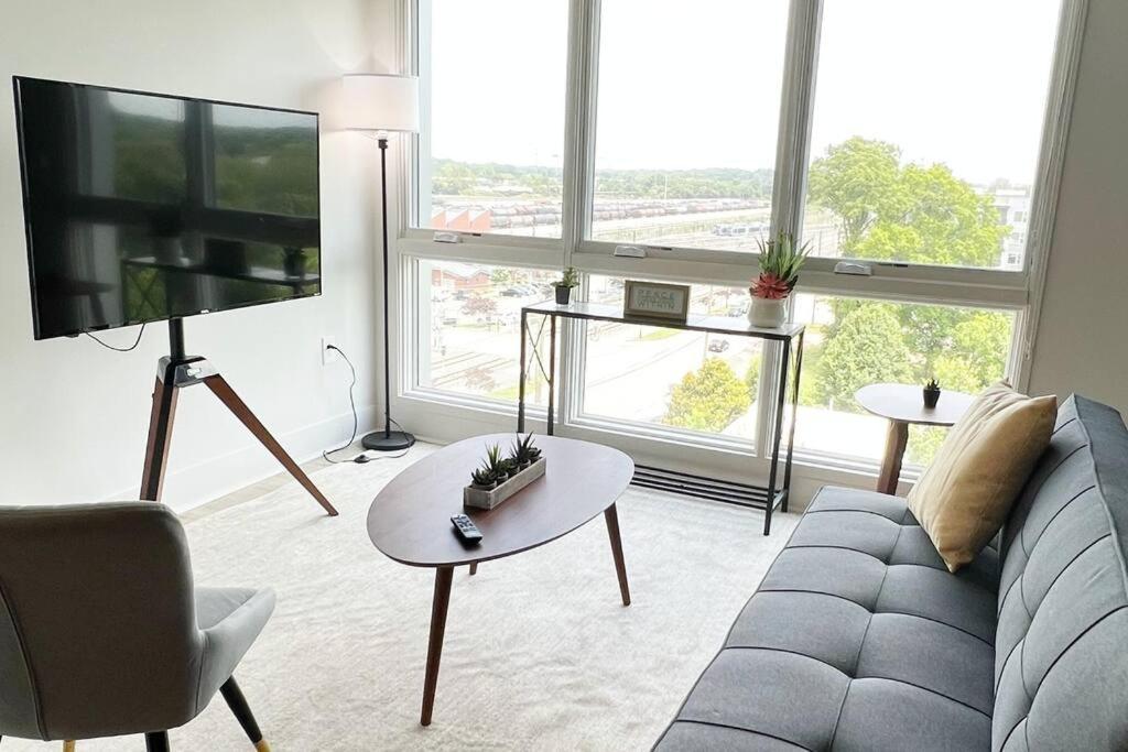 Studio Apartment, Queen Bed, Wifi, Kitchen, Washer & Dryer In Charlotte Bagian luar foto